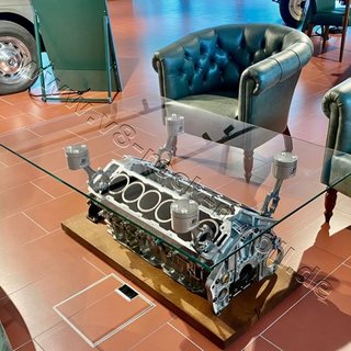 Motortisch Jaguar XJ 5.3l V12 Emil Frey Showroom Lounge